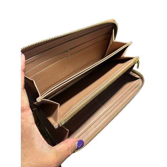 Louis Vuitton Monogram Vernis Zippy Wallet in Shade Butterscotch - Picture 8 of 9